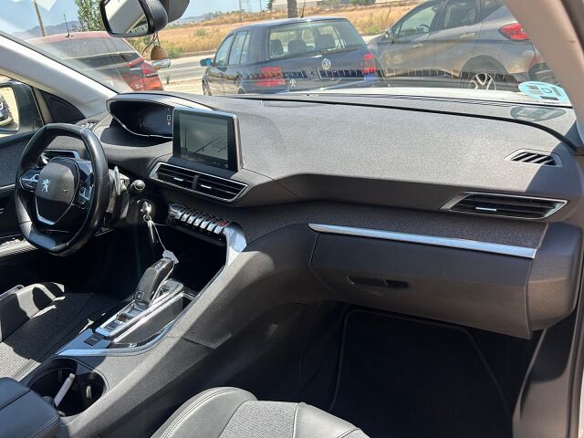 PEUGEOT 3008 ALLURE 1.2 E-THP AUTO SPANISH LHD IN SPAIN 77000 MILES SUPER 2019